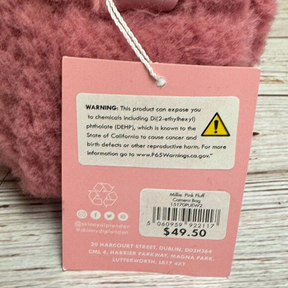 SKINNYDIP LONDON Millie Small Camera Pink Fluff Crossbody - Picture 4 of 4